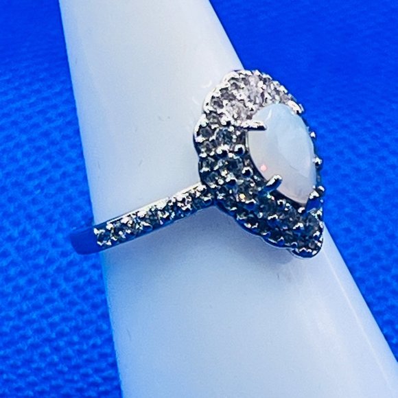 Ring Bomb Party Ring, NWOT, Size 6 - Picture 5 of 7